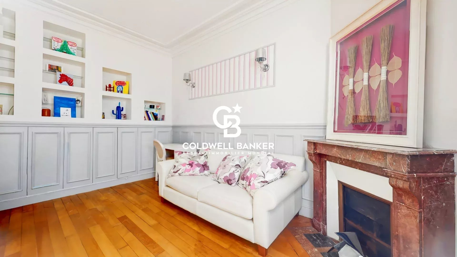 Interior of a characterful house in Suresnes Interior of a characterful house with living room and fireplace in Suresnes
