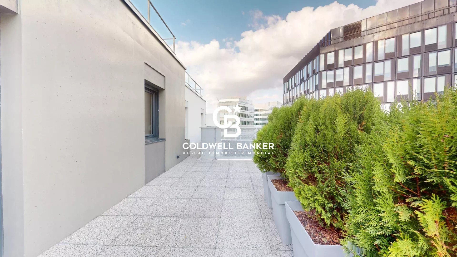 Rooftop de 100m2 avec terrasses, résidence moderne à Montrouge.