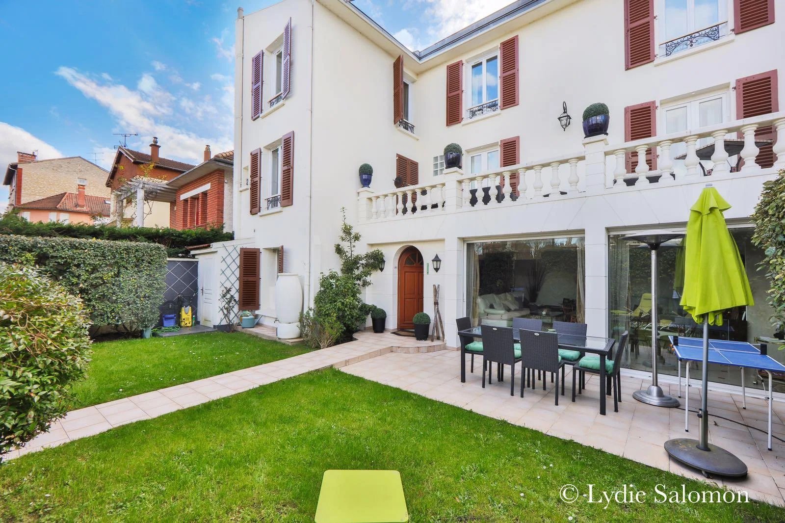 Maison rénovée à Joinville-le-Pont Maison de caractère avec jardin, 7 pièces, à Joinville-le-Pont.