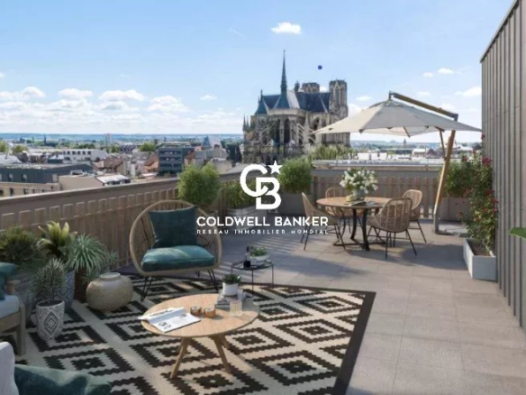 Exceptionnel duplex 4 pièces au dernier étage avec une terrasse de 80m², à proximité de la Place Royale