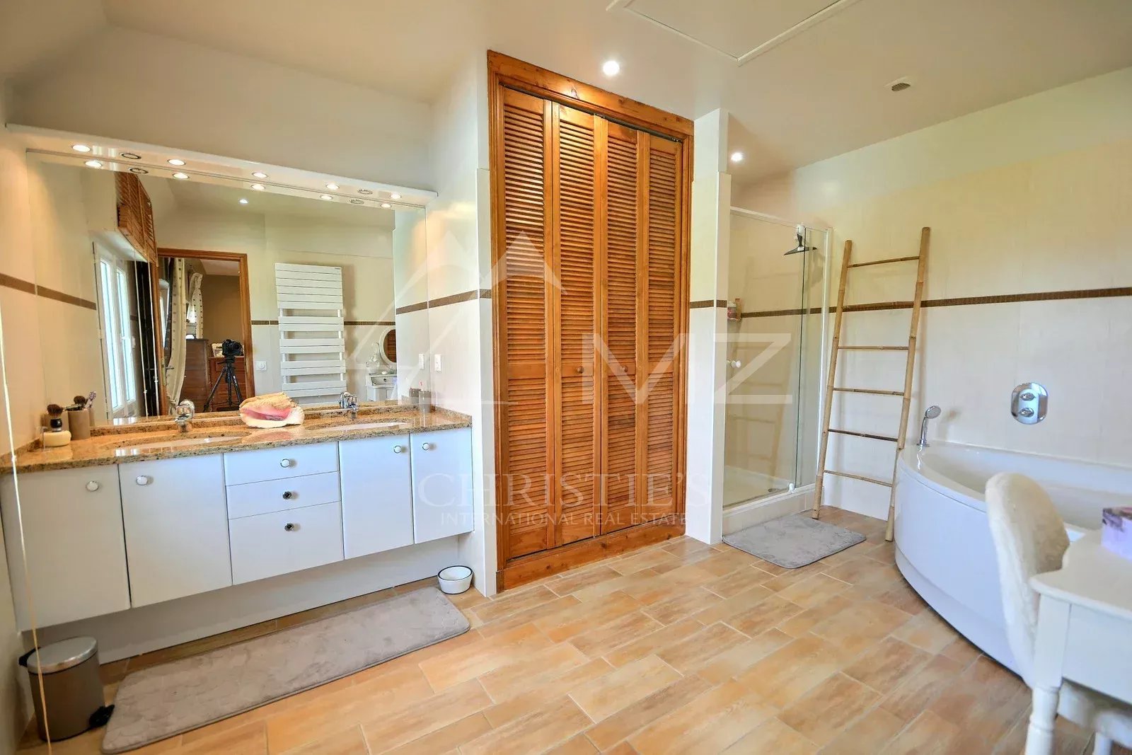 b623220b98f38efb3a27392605fd6ff6_54907a4e4b_1600-original