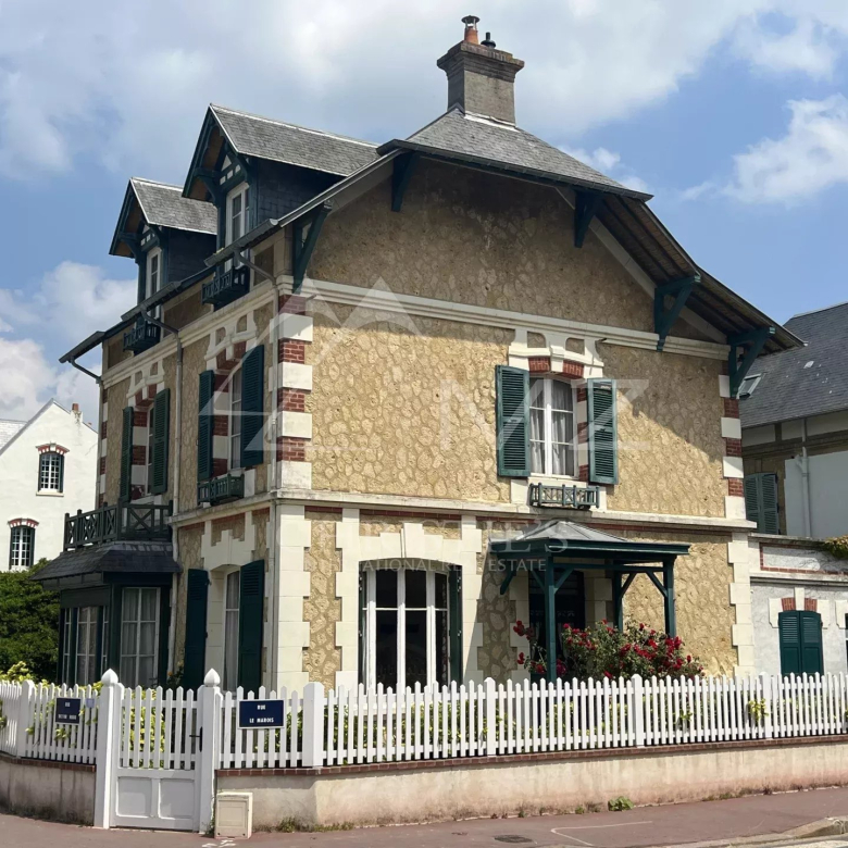 PROPRIETE AVEC PISCINE