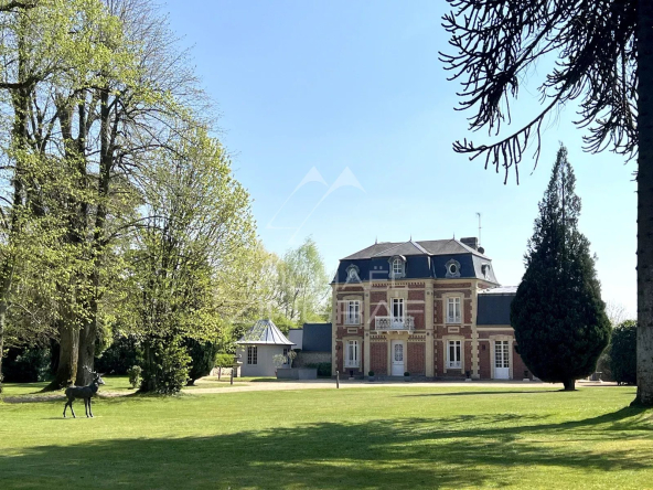 Côte de Grâce, maison avec piscine intérieure