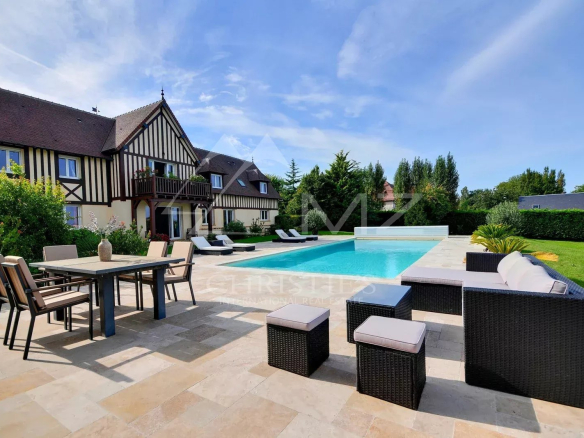 PROPRIETE AVEC PISCINE