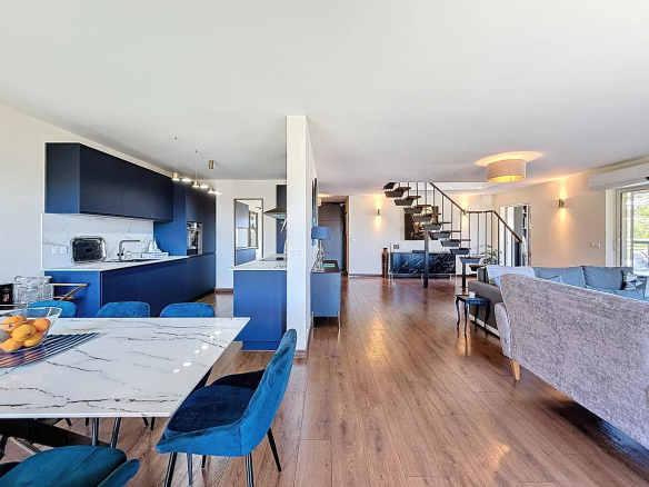 LE CANNET STE CATHERINE – DUPLEX 195m2 DERNIER ETAGE