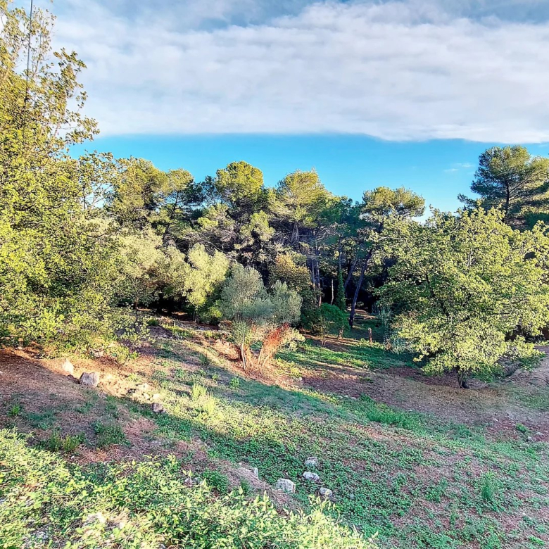 LE CANNET RESIDENTIEL – BEL APPARTEMENT D’ANGLE 3 P