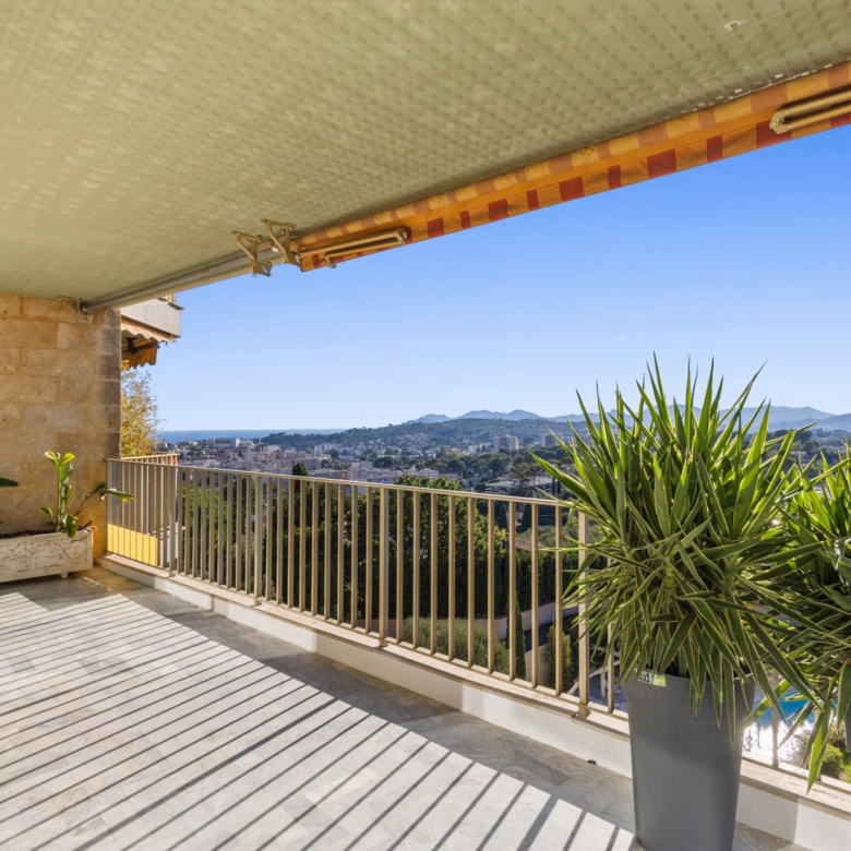 LE CANNET RESIDENTIEL 4P PROCHE COMMERCES