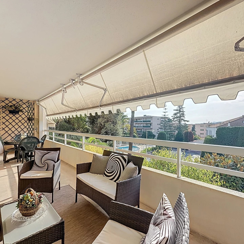 Ménerbes – Mas rénové avec dépendances