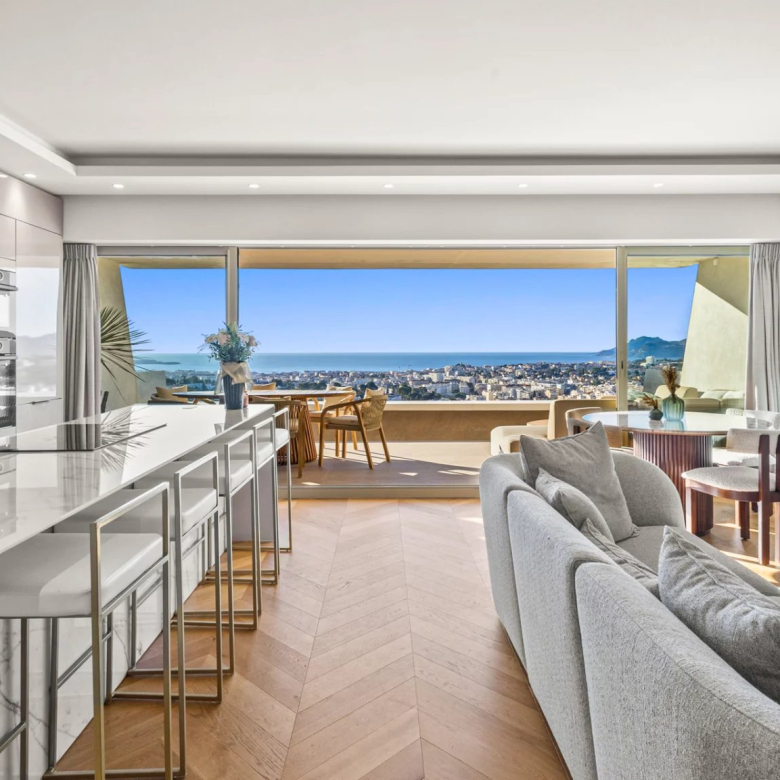 LE CANNET EUROPE – SPLENDIDE APPARTEMENT 4P AVEC GARAGE