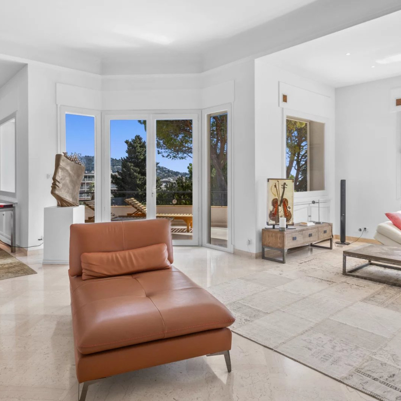 COLDWELL-BANKER – MONTROUGE SUD – T3 Rez-de-jardin avec immense jardin