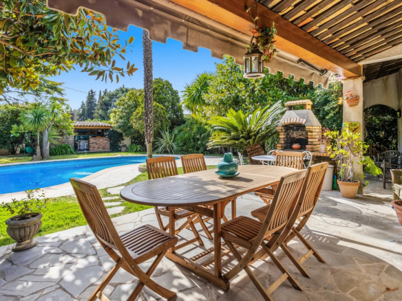 MOUGINS- VILLA 5P AVEC STUDIO INDEPENDANT ET PISCINE