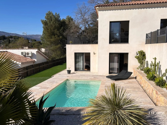 VALBONNE –  VILLA 4P AVEC PISCINE ET STUDIO ATTENANT