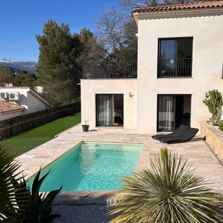 MOUGINS- VILLA 5P AVEC STUDIO INDEPENDANT ET PISCINE