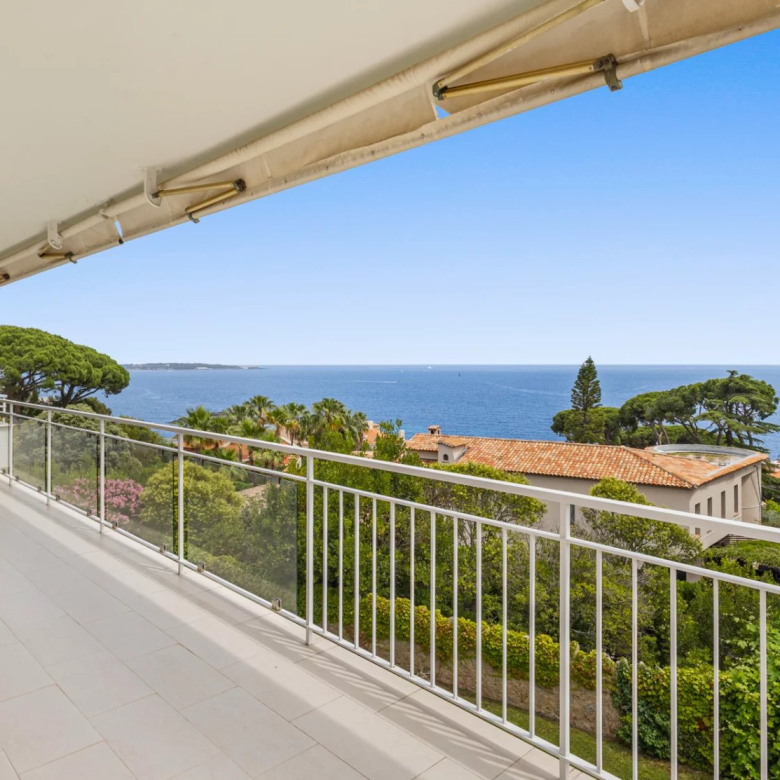 MOUGINS AU CALME – VILLA RENOVEE
