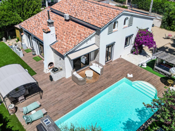 MOUGINS AU CALME – VILLA RENOVEE