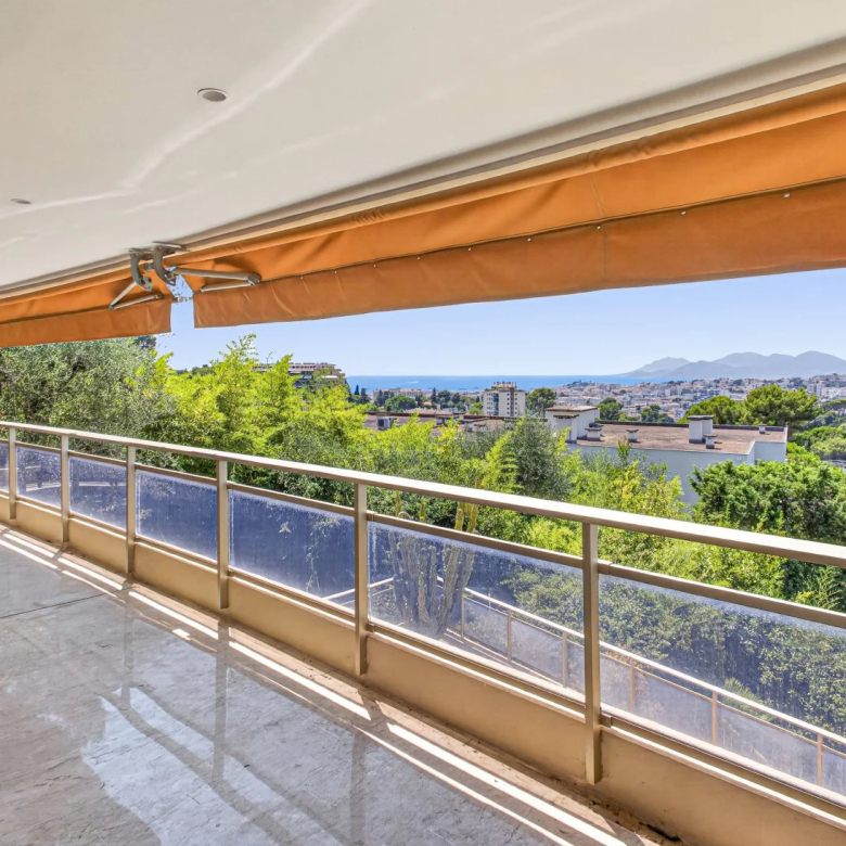 Luxury real estate photo | Charming Properties
