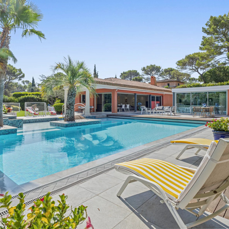 Luxury real estate photo | Charming Properties