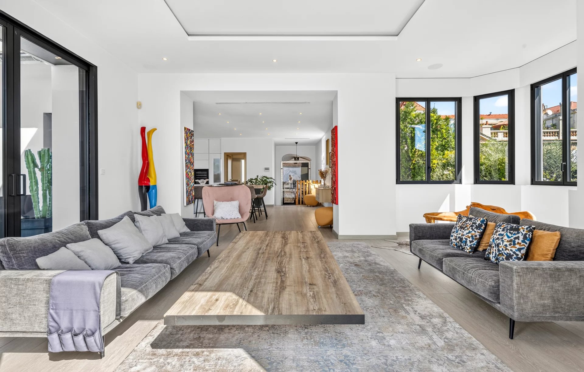Interior of a villa in Cannes Interior of a renovated Belle Époque villa with a bright and modern living room in Cannes.