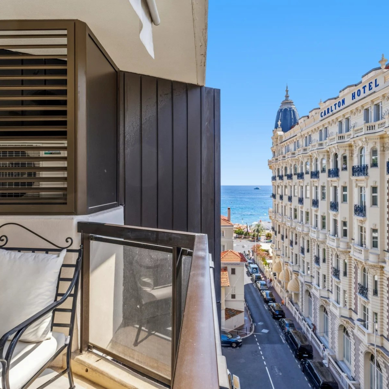 Luxury real estate photo | Charming Properties