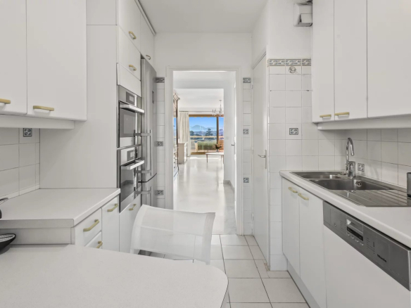 Modern and bright kitchen in an apartment with sea view, Le Cannet.