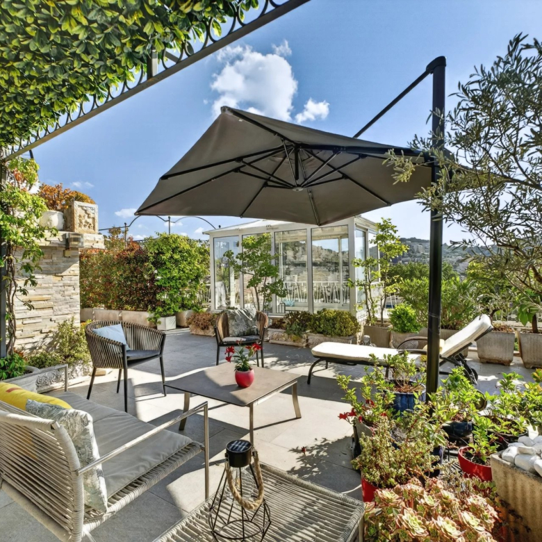 Luxury real estate photo | Charming Properties