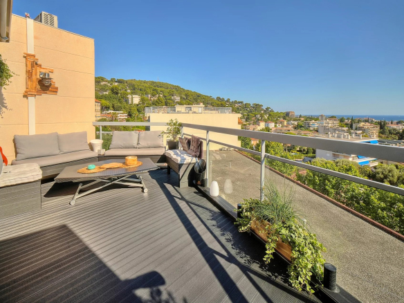 Terrace of a top-floor apartment with sea view in Le Cannet.