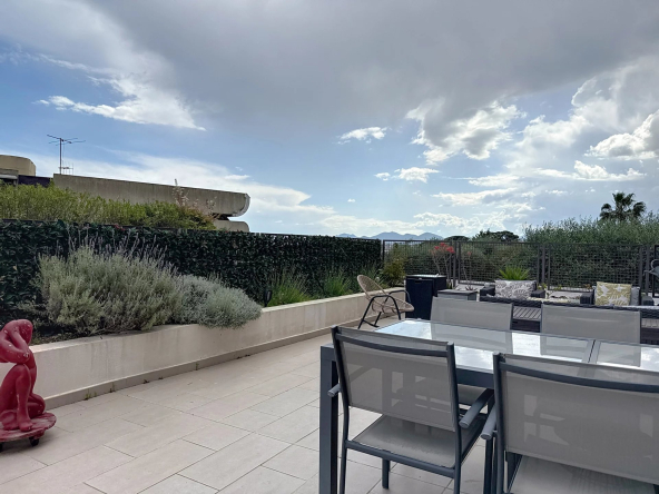 LE CANNET PARC PENH CHAI – 3P VASTE TERRASSE