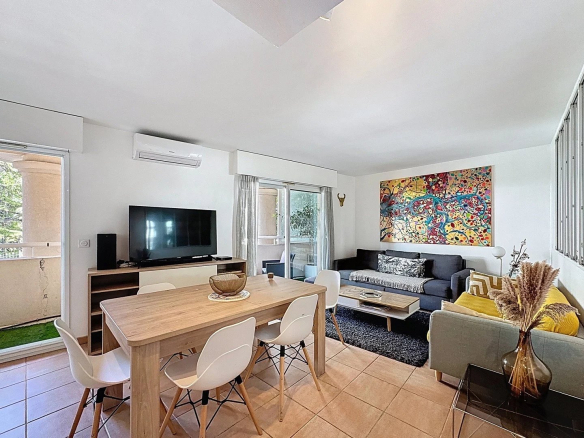 Appartement T4 – Palm Beach – Terrasse, Garage & Cave
