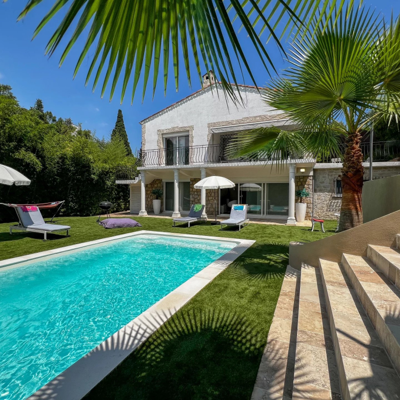 Elegance &amp; sea view in a prestigious residence