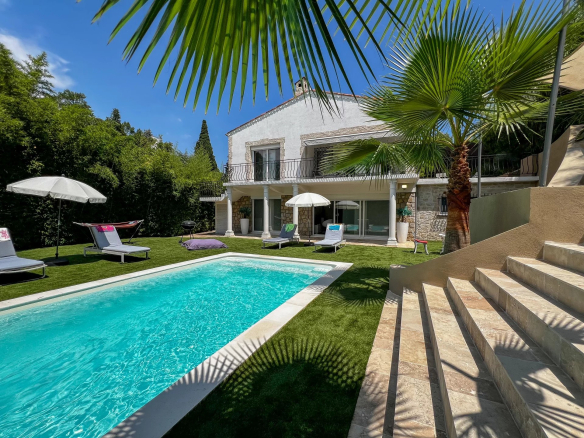 Magnifique villa – Proche centre ville – Piscine