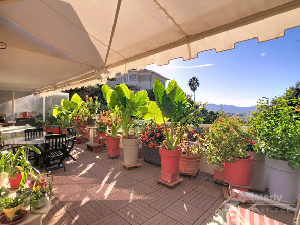 Cannes – Basse Californie : Appartement d’exception 155 m² avec terrasse et vue mer