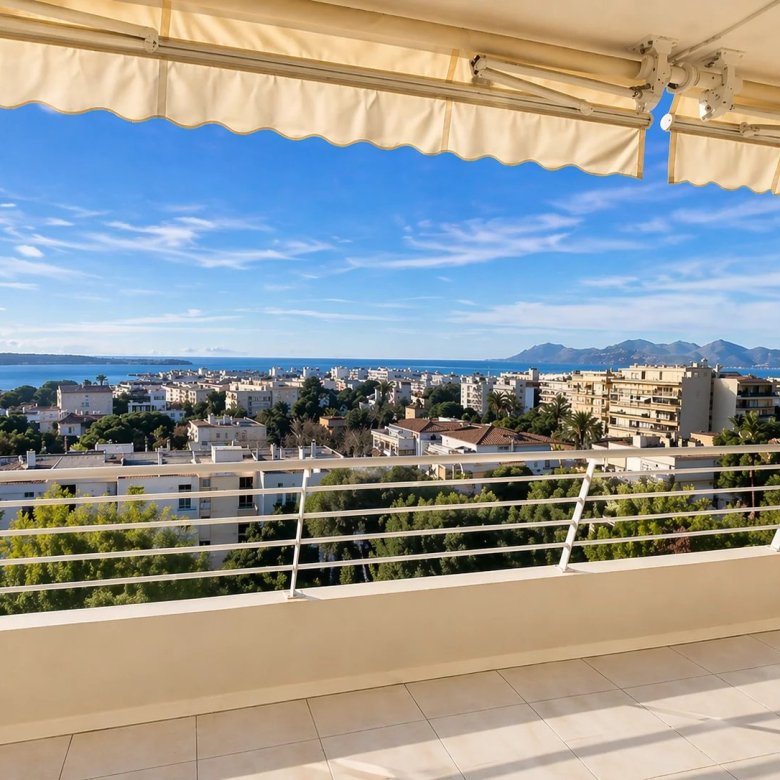 Townhouse in a private residence – Lower California near the Croisette