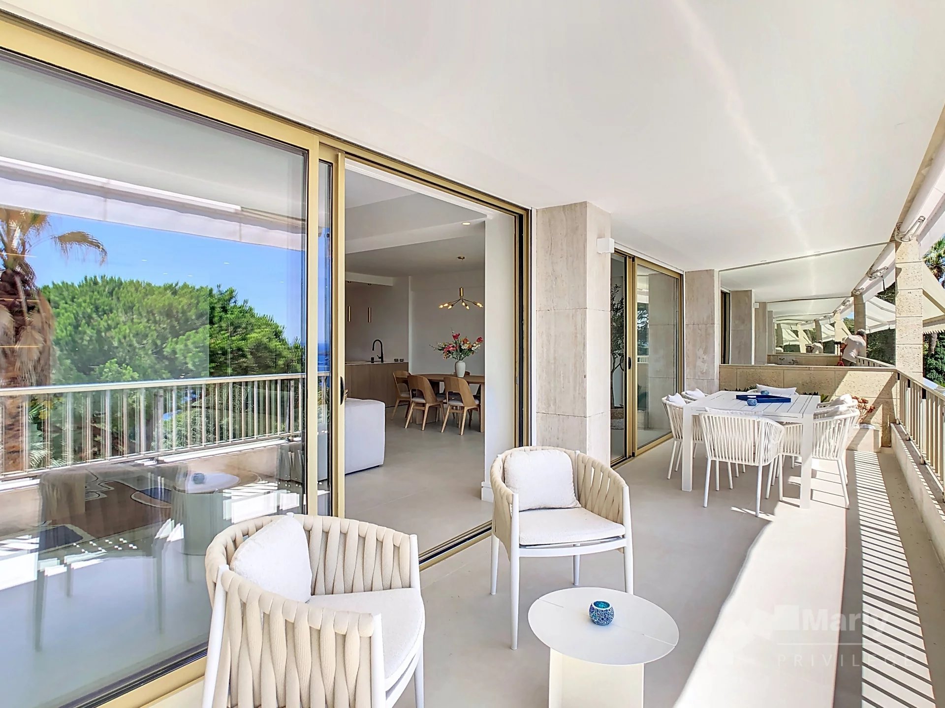 Terrace with sea view in Cannes Terrace of an apartment in Cannes with sea view and modern furniture.