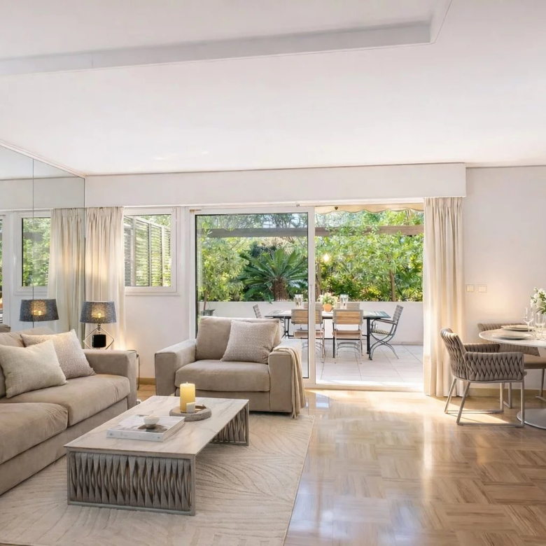 Luxury real estate photo | Charming Properties