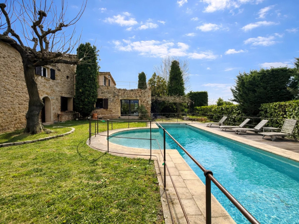 Villa with swimming pool in a wooded garden, Opio.