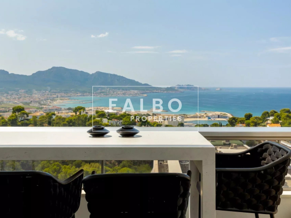 Exceptional apartment, panoramic sea view, 162 m², 4 bedrooms, prime location in Marseille&#39;s 8th arrondissement