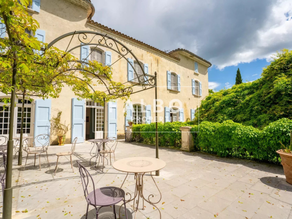 Château de charme restauré à vendre à proximité d’Anduze et d’Uzès aux portes des Cévennes