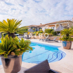 Vue mer villa de plein pieds parc paysager hauteurs de La Ciotat