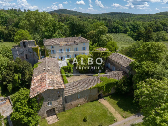 Château de charme restauré à vendre à proximité d’Anduze et d’Uzès aux portes des Cévennes