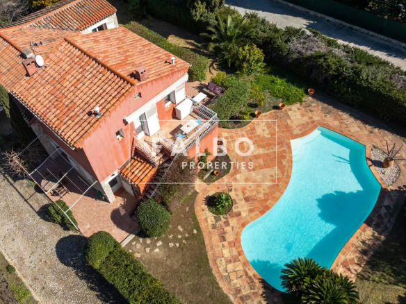 Villa dans résidence fermée avec accès mer La Ciotat