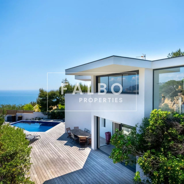 Appartement dernier étage terrasse de standing type 5 Marseille 8e plages