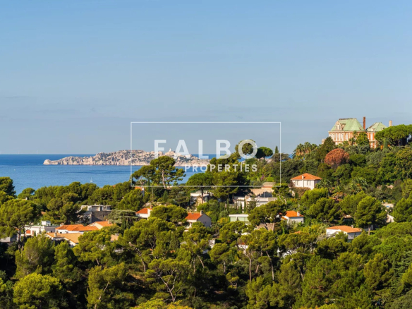 Vue mer dernier étage avec toit-terrasse Marseille 8e