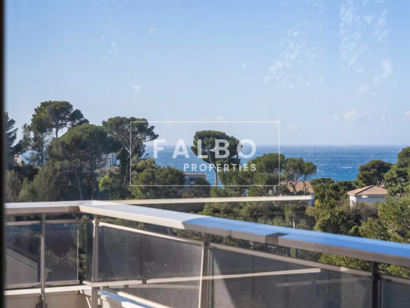 For sale: apartment with sea view, terrace, secure residence, Carré d'Or, Marseille 8th arrondissement