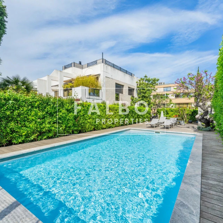 Villa contemporaine en front de mer Ensues La Redonne Côte Bleue