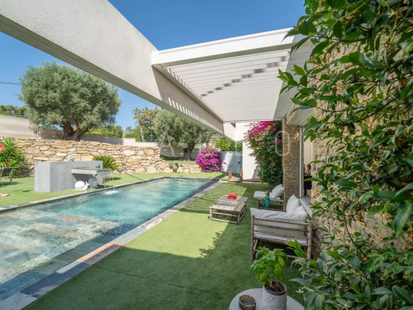 Luxury real estate photo | Charming Properties