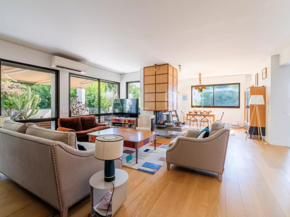 Luxury real estate photo | Charming Properties