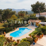 Villa overview sea of ​​a full feet swimming pool La Cadière d&#39;Azur 83