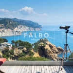 Villa to sell the seafront and the blue coast