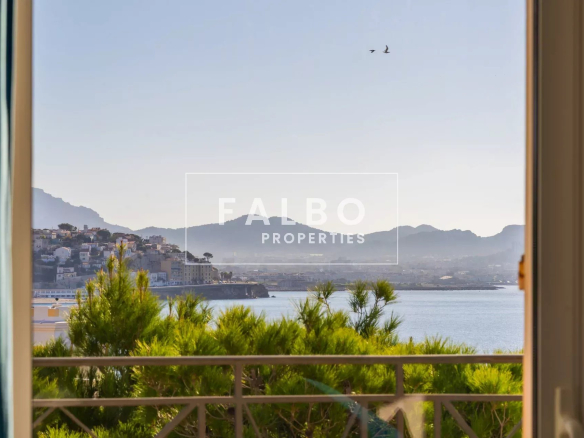 A vendre maison accès mer à pieds à Malmousque Marseille 7°