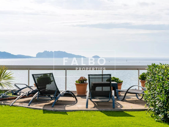 Apartment like a villa on the roof view of sea marseille 13007